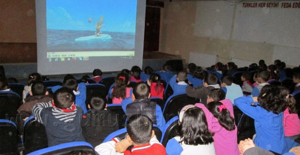 Şiran'da İlkokul Öğrencilerine Sinemalı Eğitim