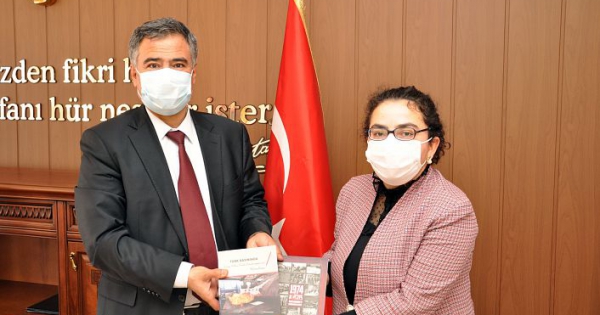 Η Filiz παρουσίασε το βιβλίο δασκάλων της στο Do toan. Ειδήσεις, ειδήσεις, # ειδήσεις Gümüşhane
