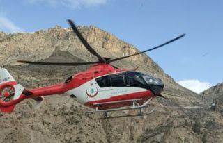 Kadın hasta ambulans helikopterle Gümüşhane’ye...