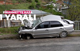 Gümüşhane'de yağmurlu havada kaza: Otomobil...
