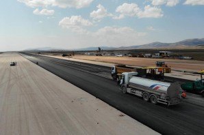 Gümüşhane-Bayburt havaalanında asfalt serimi başladı