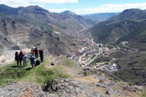 Gümüşhaneli dağcılardan Turizm Haftası yürüyüşü