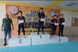 AFK öğrencileri atıcılıkta Türkiye şampiyonu oldu