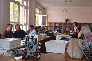 Öğretmenlere robotik ve kodlama eğitimi