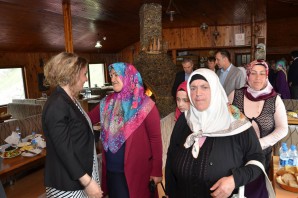 Vali Memiş şehit anneleriyle Trabzon’u gezdi