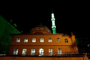 Cami minareleri ışıklandırıldı