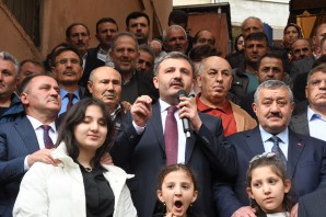 AK Parti’nin adaylarına coşkulu karşılama töreni