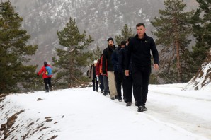 Gümüşhane’de dağcılar yılın son yürüyüşünü gerçekleştirdi