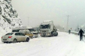 Zigana’da kar yağışı etkili oluyor