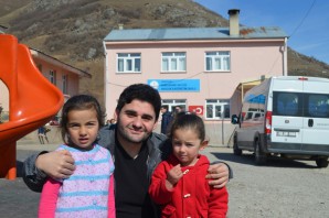 KYK öğrencilerinden köy okullarına ziyaret