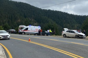 Zigana dağında 3 aracın karıştığı trafik kazası: 9 yaralı