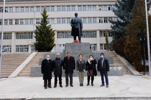 CHP ve ADD Atatürk Anıtına buket bıraktı