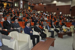 Gümüşhane Üniversitesinde 'Mesnevi'de Eğitim' Konulu Konferans Yapıldı