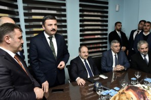 Bakan Varank AK Parti İl Başkanlığını ziyaret etti