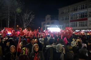 Gümüşhane’de ‘Başkan Erdoğan’ sloganlarıyla kutlama yapıldı