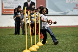 Gümüşhane Yeni Şehir Stadyumunda Çocuk Oyunları Şenliği