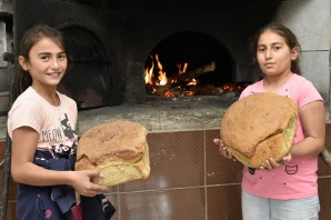 Bu köy buram buram ekmek kokuyor