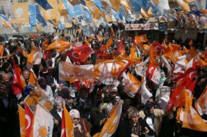AK Parti'den Torul'da Coşkulu Miting