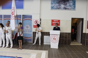 Gümüşhane’de okullar arası yüzme il birinciliği yarışması yapıldı