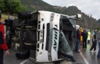 Torul'da trafik kazası: 13 yaralı
