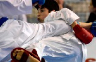 Okullar Arası Gençler Karate müsabakaları Gümüşhane’de...