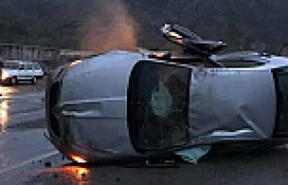 Pirahmet kavşağında kaza: 2 yaralı