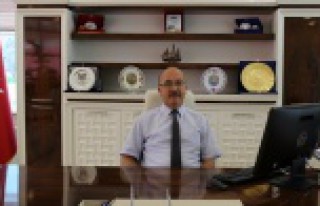 Rektör Zeybek TRT Trabzon Radyosuna konuk oldu