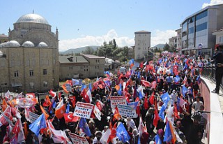AK Parti’nin Kelkit’teki yürüyüşü dev mitinge...