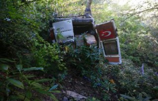 Kürtün’de minibüs uçuruma yuvarlandı: 3 ölü,...