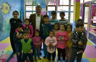 Başkan Çimen’den çocuklara jest