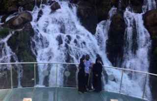 Arap turistler akın akın Tomara Şelalesine geliyor...