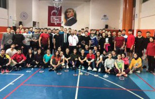 Badminton 1.ve 2. kademe antrenörlük kurslarına...