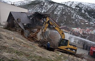 Gümüşhane’de metruk binaların yıkımını tamamlandı