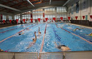 Yüzme okul yarışları yapıldı
