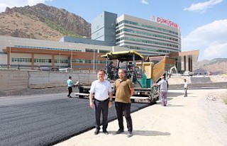 Gümüşhane Devlet Hastanesi’nin yolu asfaltlanıyor