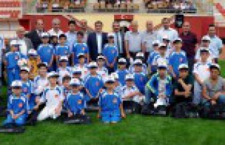 Gümüşhane Belediyesi 'Yaz Futbol Okulu' açıldı