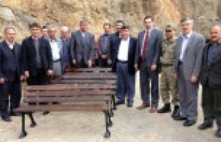 Kürtün'ün Köylerine 250 Oturma Bankı