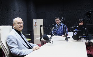 Rektör Zeybek Kampüs FM'e konuk oldu